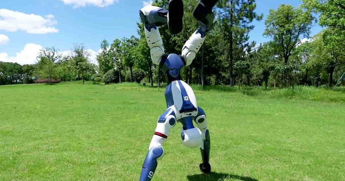 Unitree R1 humanoid robot USD 5600 CES 2026 — world's most affordable full-size humanoid consumer robot