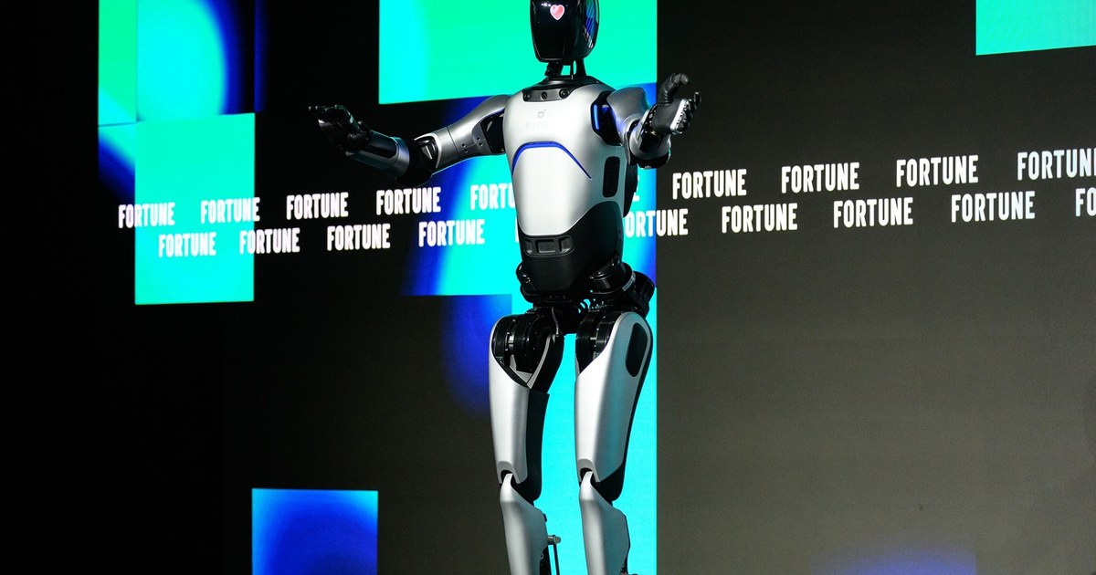 中国「ロボット谷」、店舗と住宅にヒューマノイドを送り込みフィジカル AI を養う